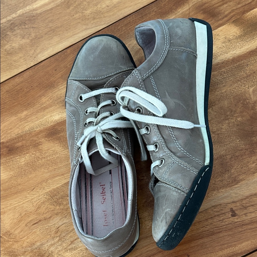Josef Seibel Taupe Lace-Up Shoes - Picture 4 of 7